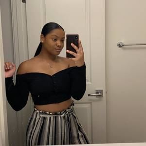 Meet your Posher, Leenessa